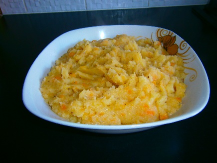 Premium Photo  Dutch hutspot - dish of boiled and mashed potatoes, carrots  and onions. traditional dutch cuisine.