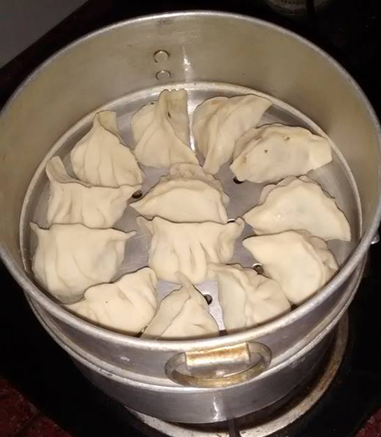 Momos